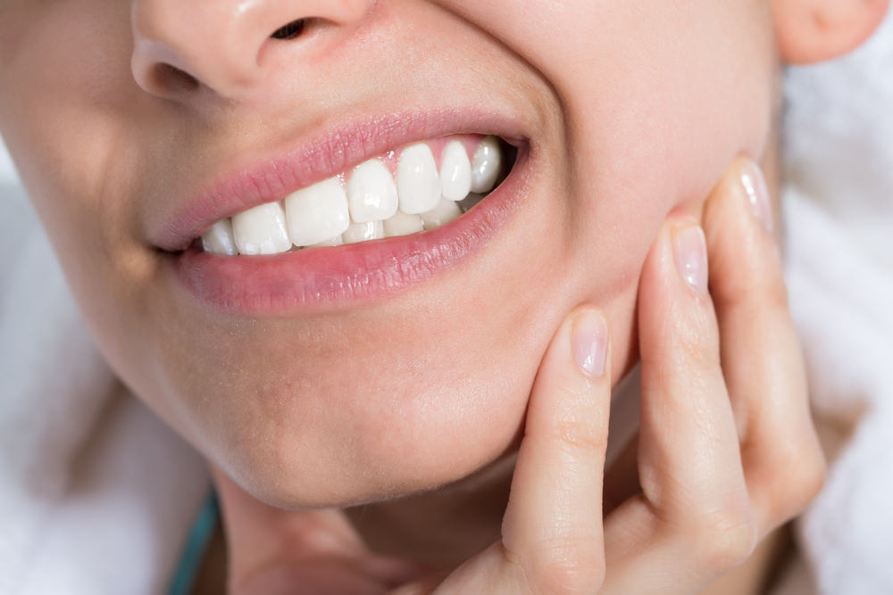 דרכים שונות לטיפול בכאב שיניים שהוכחו כיעילות