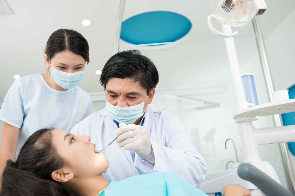 מה ההבדל בין אורתודנט לרופא שיניים?