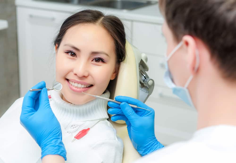 Cunoașteți procedura coroanei dentare, funcțiile sale și diferitele tipuri
