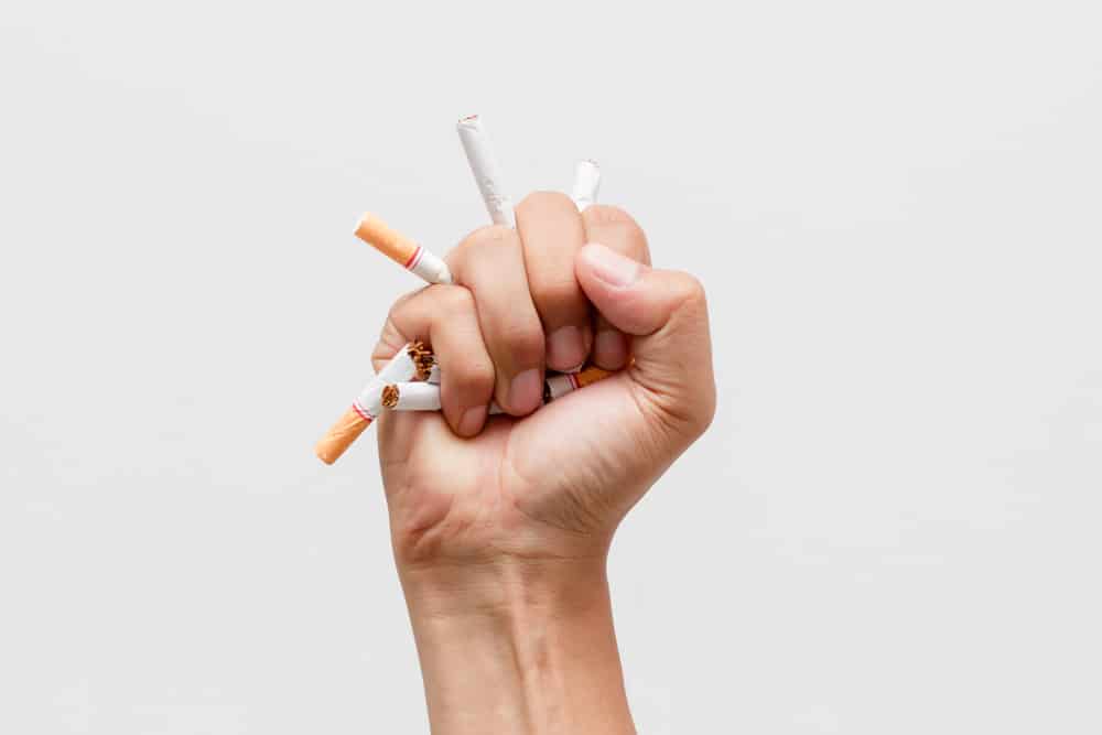 12 דרכים להפסיק לעשן שהוכחו כיעילות וללא סיכונים "Sakau"