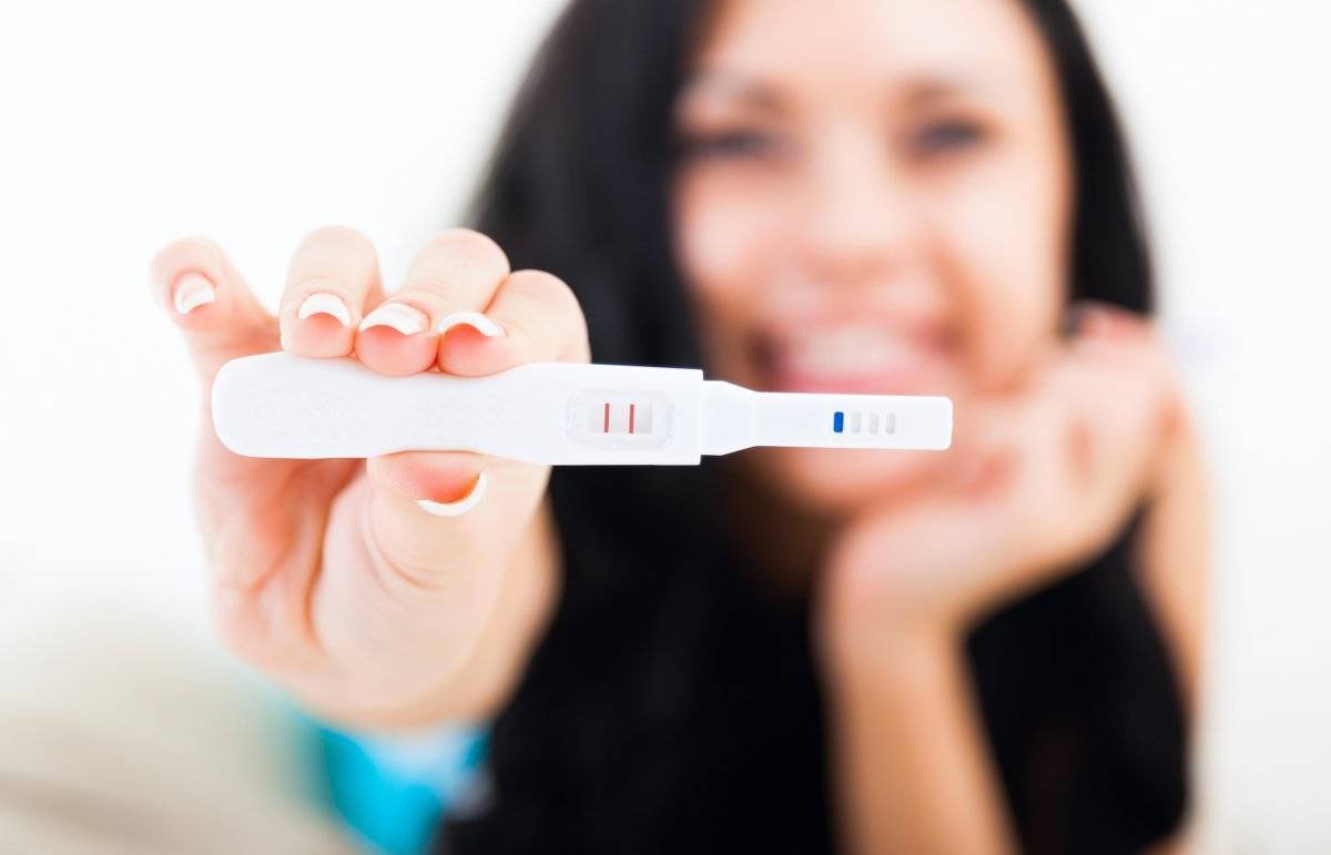 테스트 팩으로 임신 시작을 언제 감지할 수 있습니까?