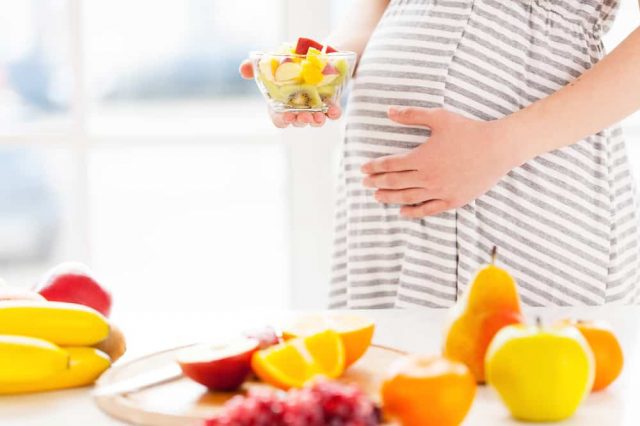 Beneficios y dosis de las necesidades diarias de vitamina C para mujeres embarazadas