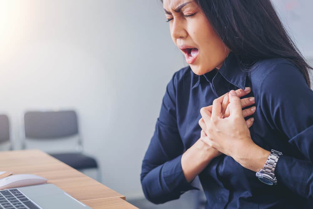 Diverse cauze și modalități de a depăși bătăile inimii (palpitațiile)