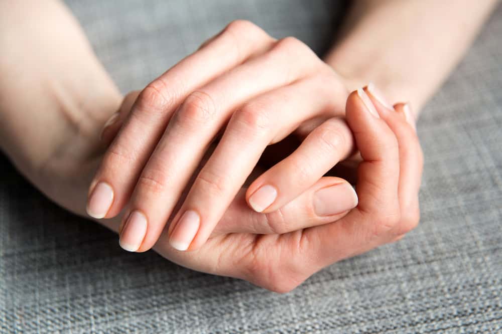 Выявите различные заболевания с помощью этих 11 состояний ногтей