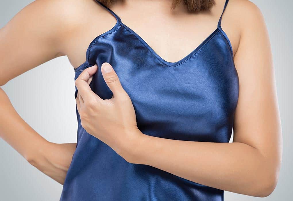 ¿Es normal tener granos en los senos?