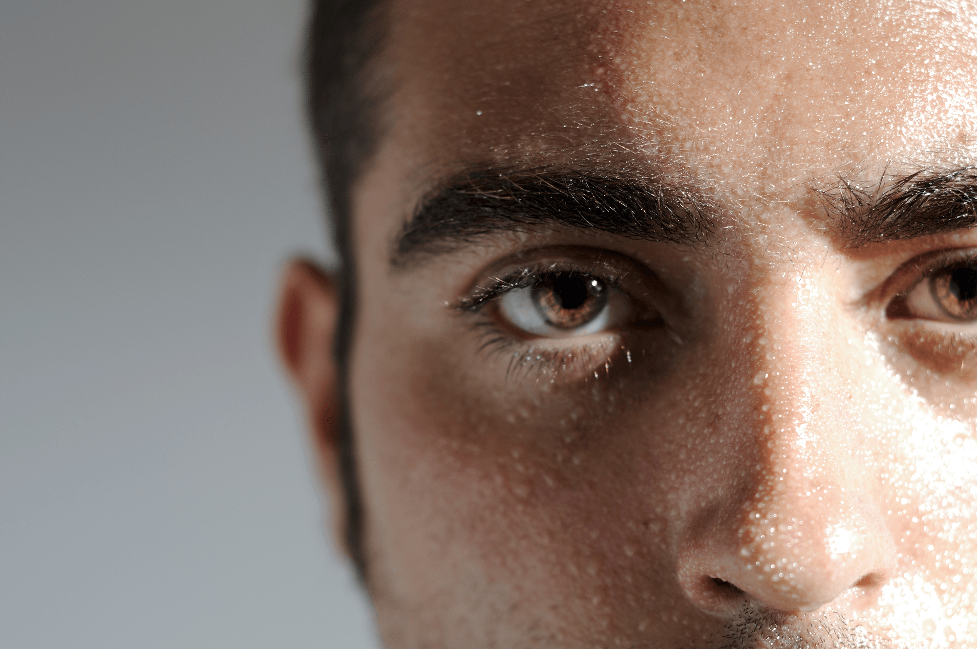 7 sätt att minska svettproduktionen på ansiktshuden