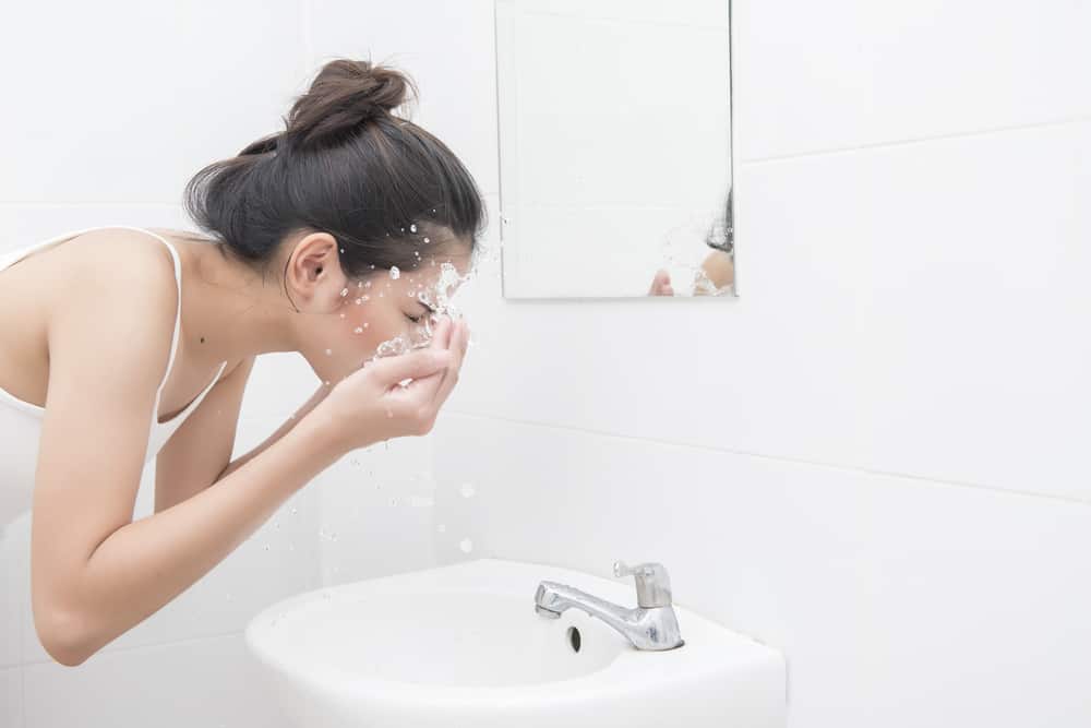 Мытье лица пищевой содой, безопасно ли это?