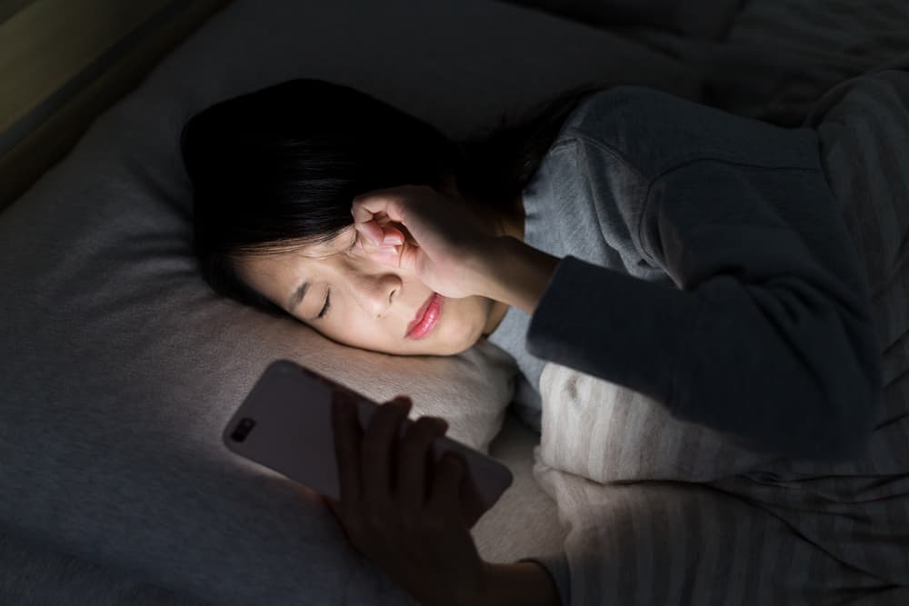 Pentru a dormi bine, învinge mâncărimile ochilor noaptea cu aceste 4 moduri