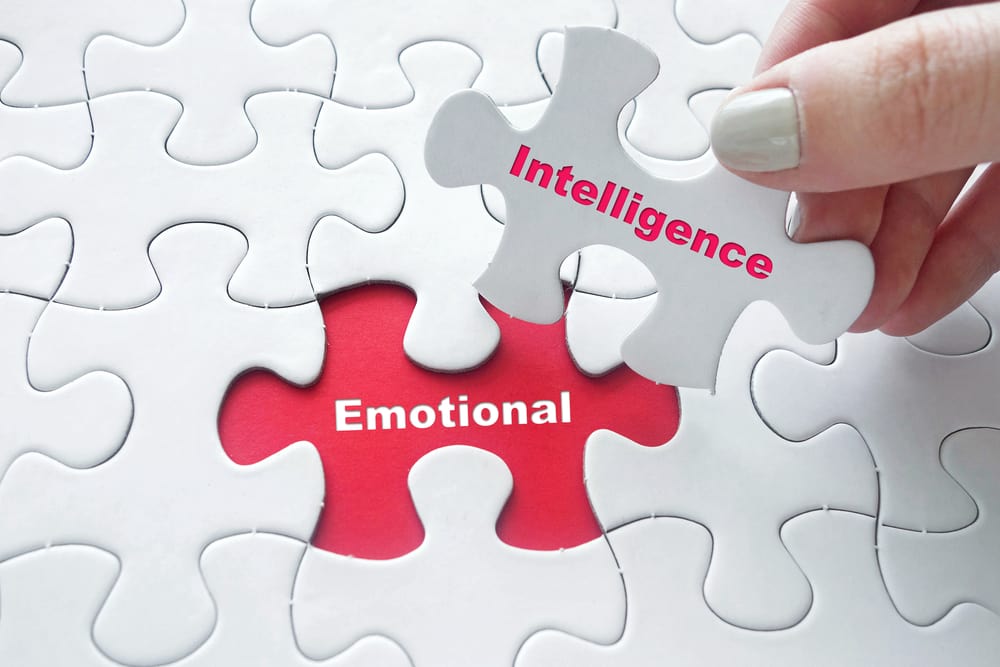 Beneficii și modalități de a crește inteligența emoțională (EQ)