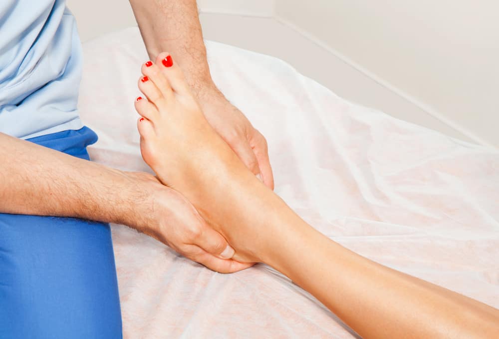 발목을 삐거나 다쳤을 때 마사지를 받을 수 있습니까?