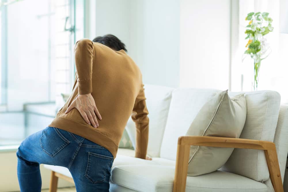 כאבי גב אמצע? דע את הסיבה וכיצד להתגבר עליה