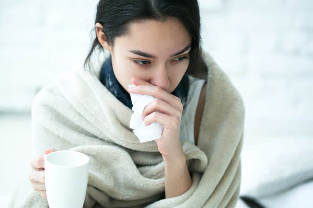 אל תתבלבלו, זה ההבדל בין הצטננות לשפעת (שפעת)