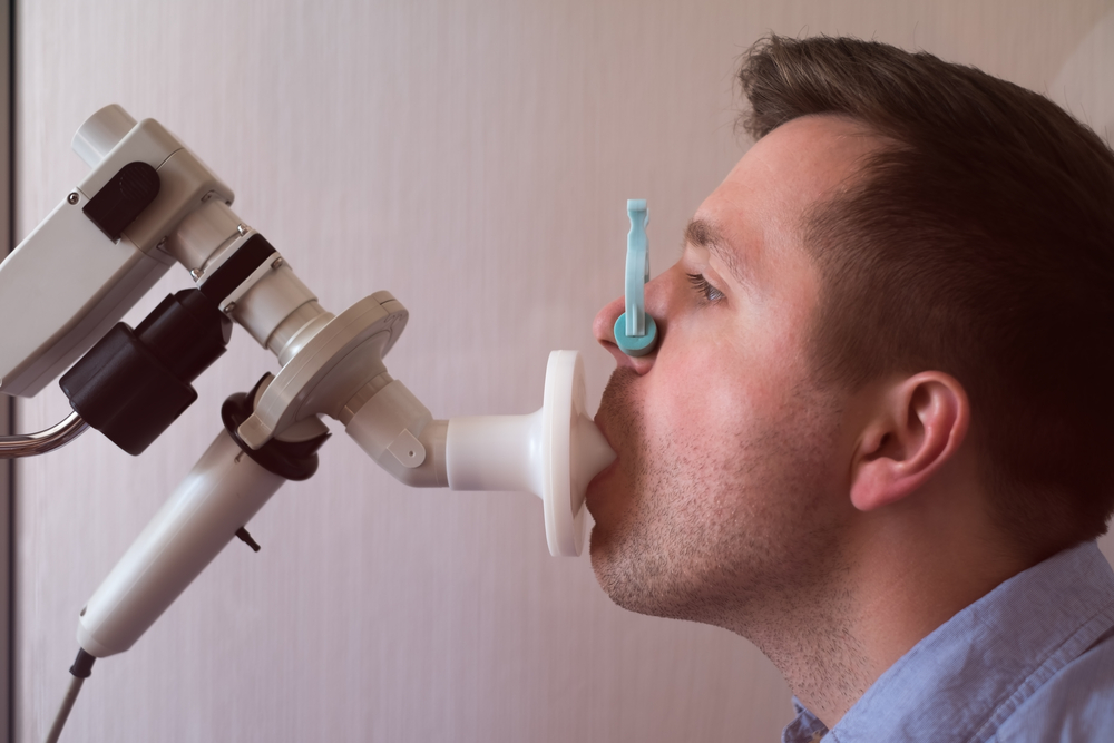 Faceți cunoștință cu Spirometria, un test pentru a afla cât de bine funcționează plămânii