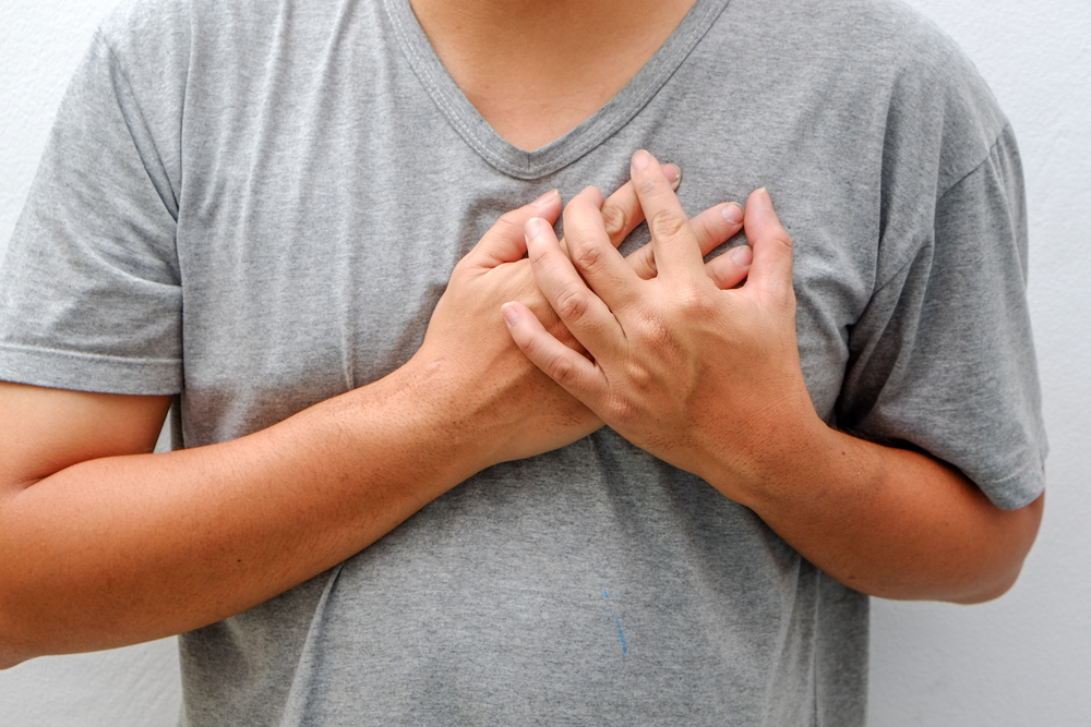기침할 때 가슴이 아픈 이유는 무엇입니까?