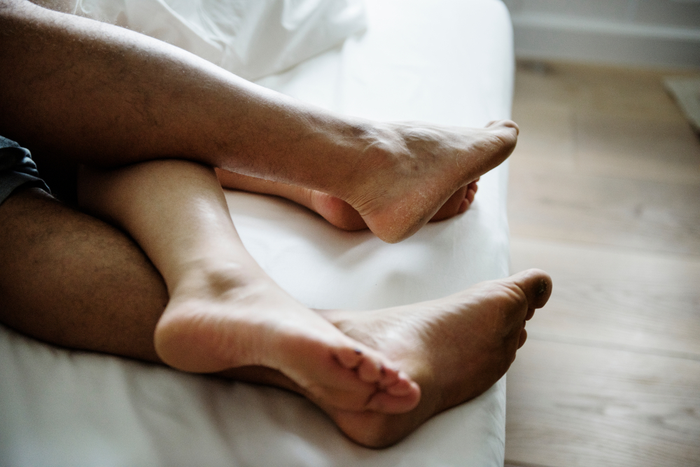 3 variaciones de posiciones sexuales anales que son agradables y seguras para la salud