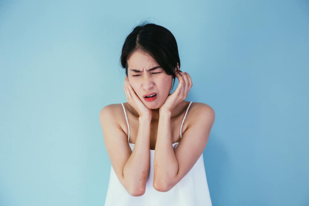 Varför gör mitt öra ont när jag sväljer?