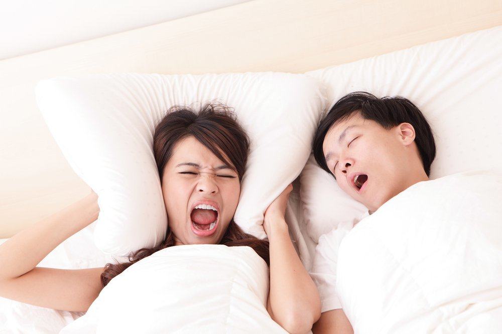 Pourquoi souvent ronfler ou ronfler en dormant ? Cela pourrait être la cause