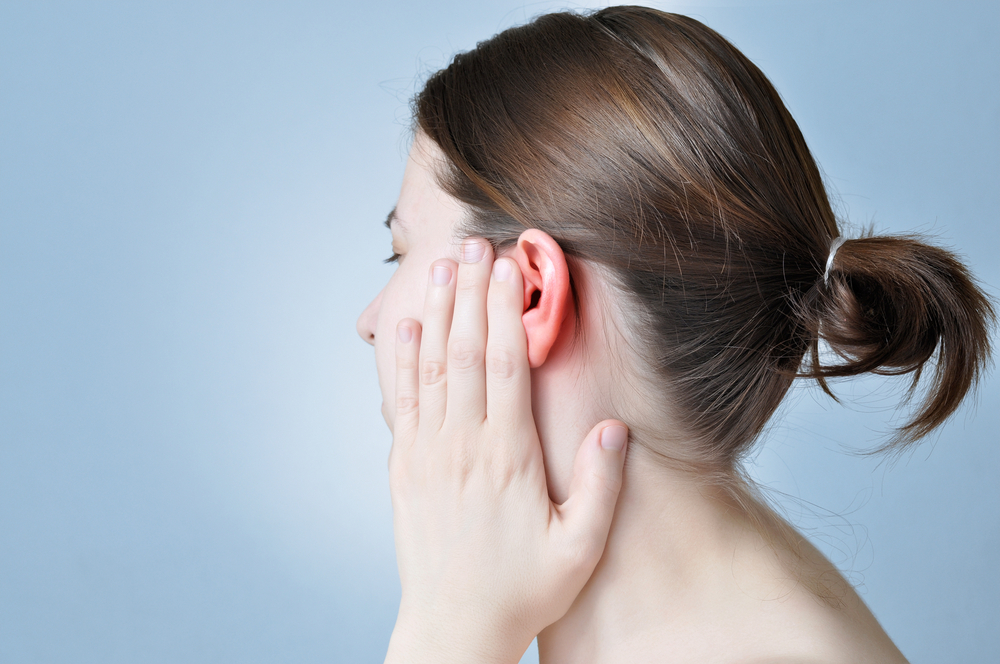 8 cauze comune ale urechilor fierbinți și tratament adecvat