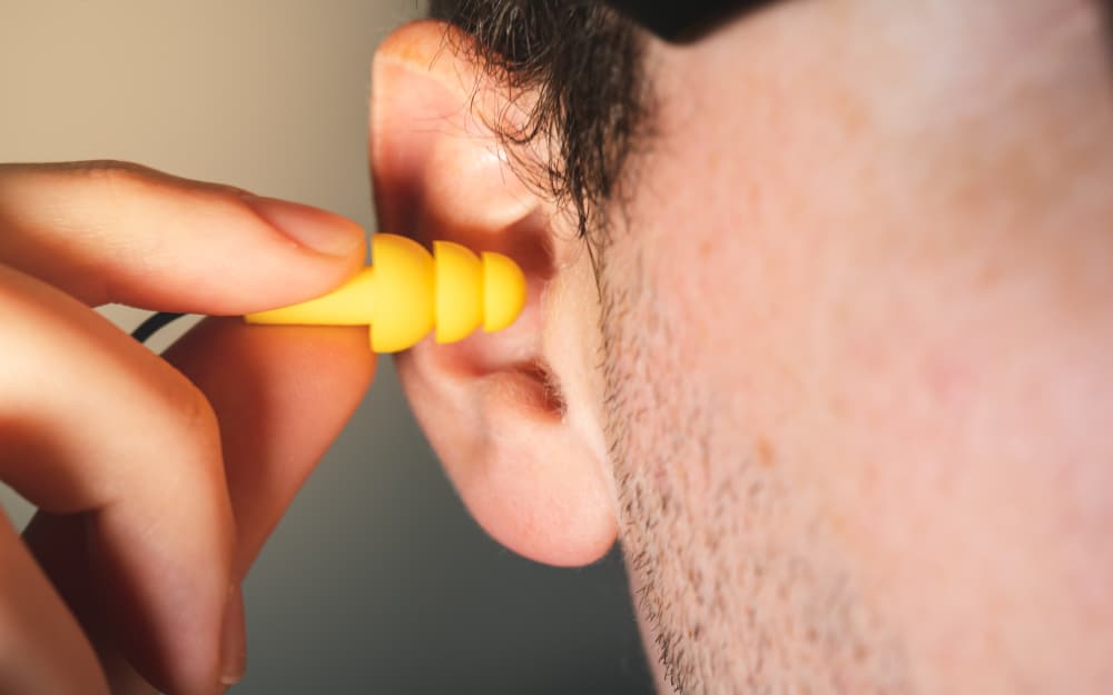 הכירו את היתרונות השונים של אטמי אוזניים לבריאות האוזניים