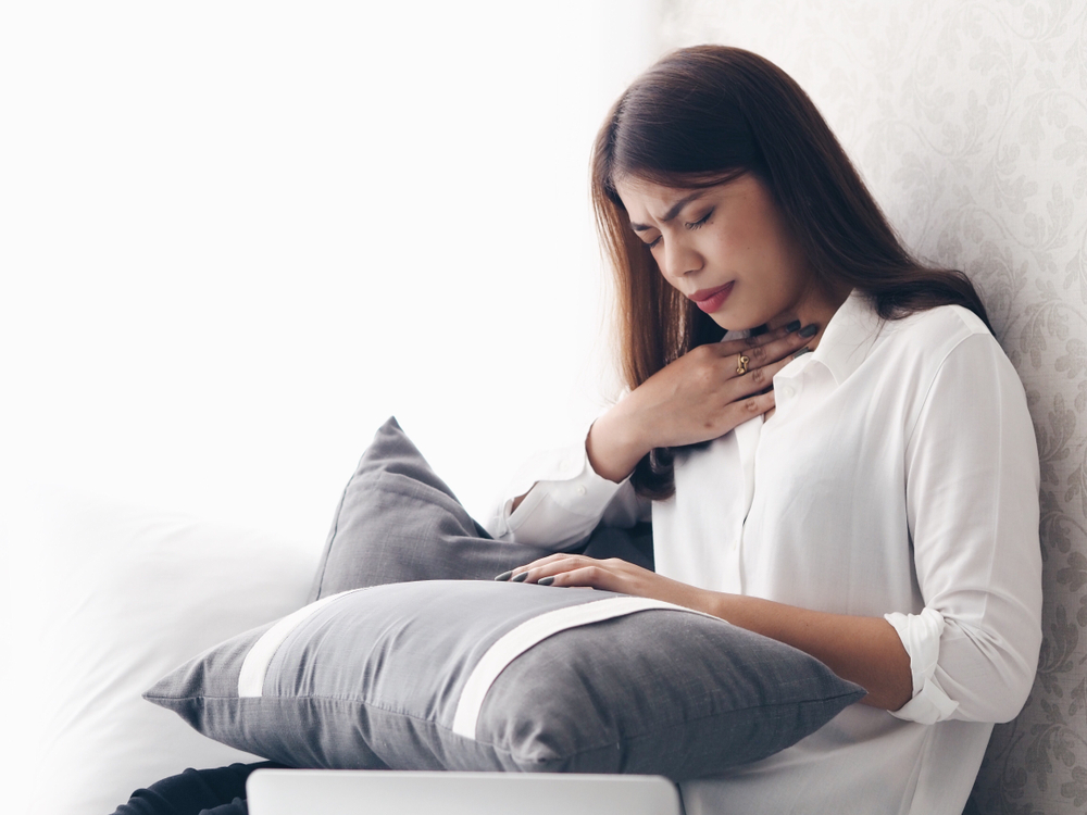 6 cauze ale unei senzații de fierbinte în gât, plus cum să o tratezi
