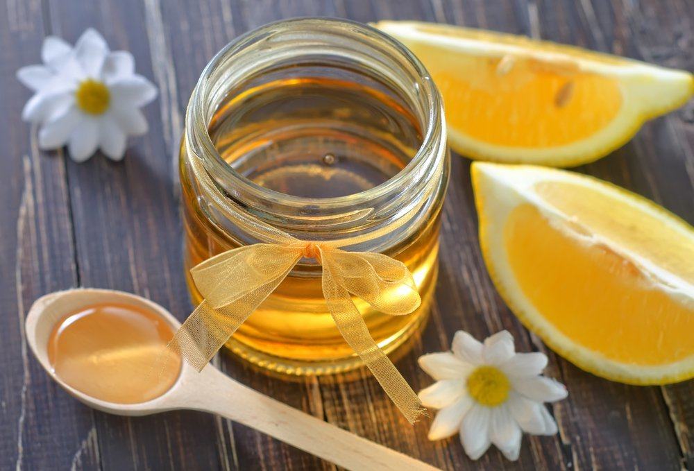 건강을 위해 레몬과 꿀 믹스를 마시는 것의 5가지 이점