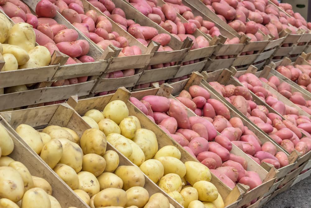 Welche Kohlenhydratquelle ist gesünder: Süßkartoffeln oder Kartoffeln?