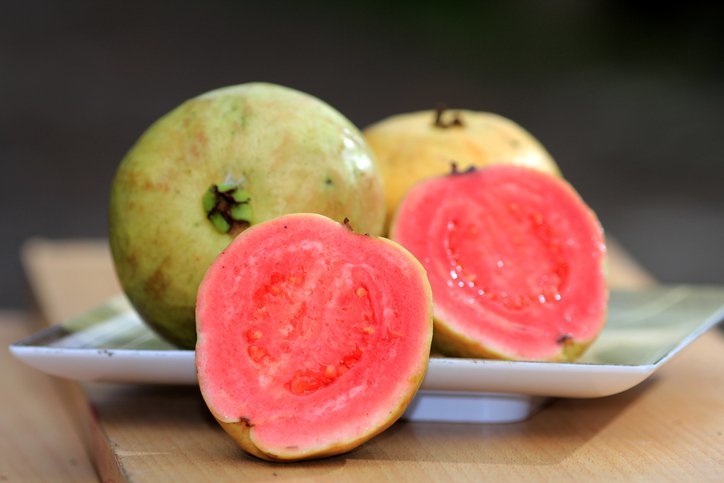 15 beneficii ale guavei, obținute de la fructe la frunze