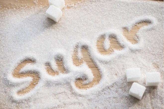 정제 설탕의 위험은 무엇이며 정부에서 금지하는 이유는 무엇입니까?