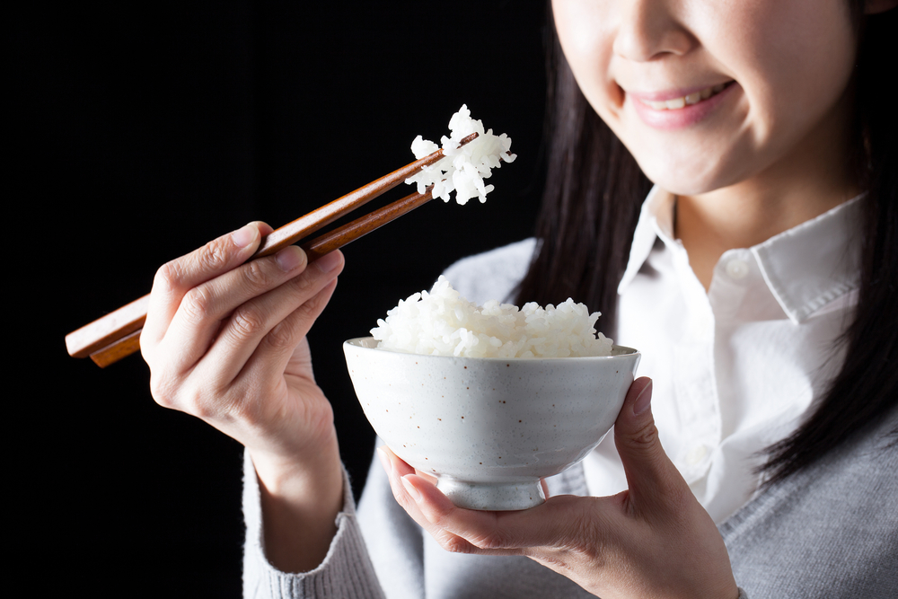 De ce ne simțim sătul dacă nu am mâncat orez?