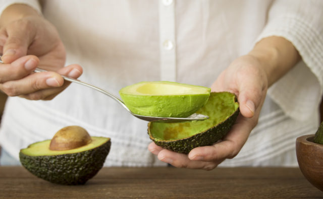 8 побічних ефектів, які можуть виникнути через занадто багато вживання в їжу авокадо