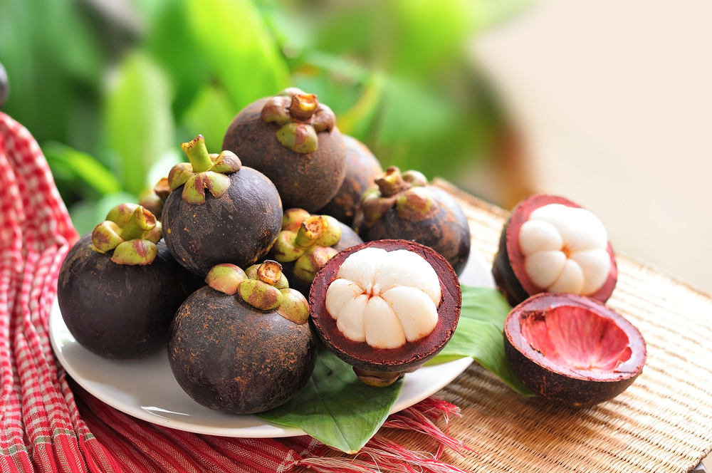 9 переваг фруктів мангостану, в тому числі сприяння схудненню