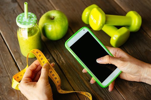 7 aplikacji na smartfony, które pomogą Ci schudnąć