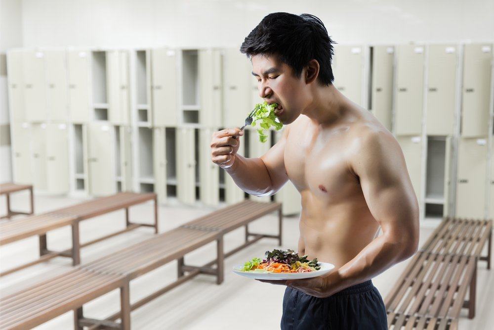 מה עדיף: לאכול לפני או אחרי אימון?