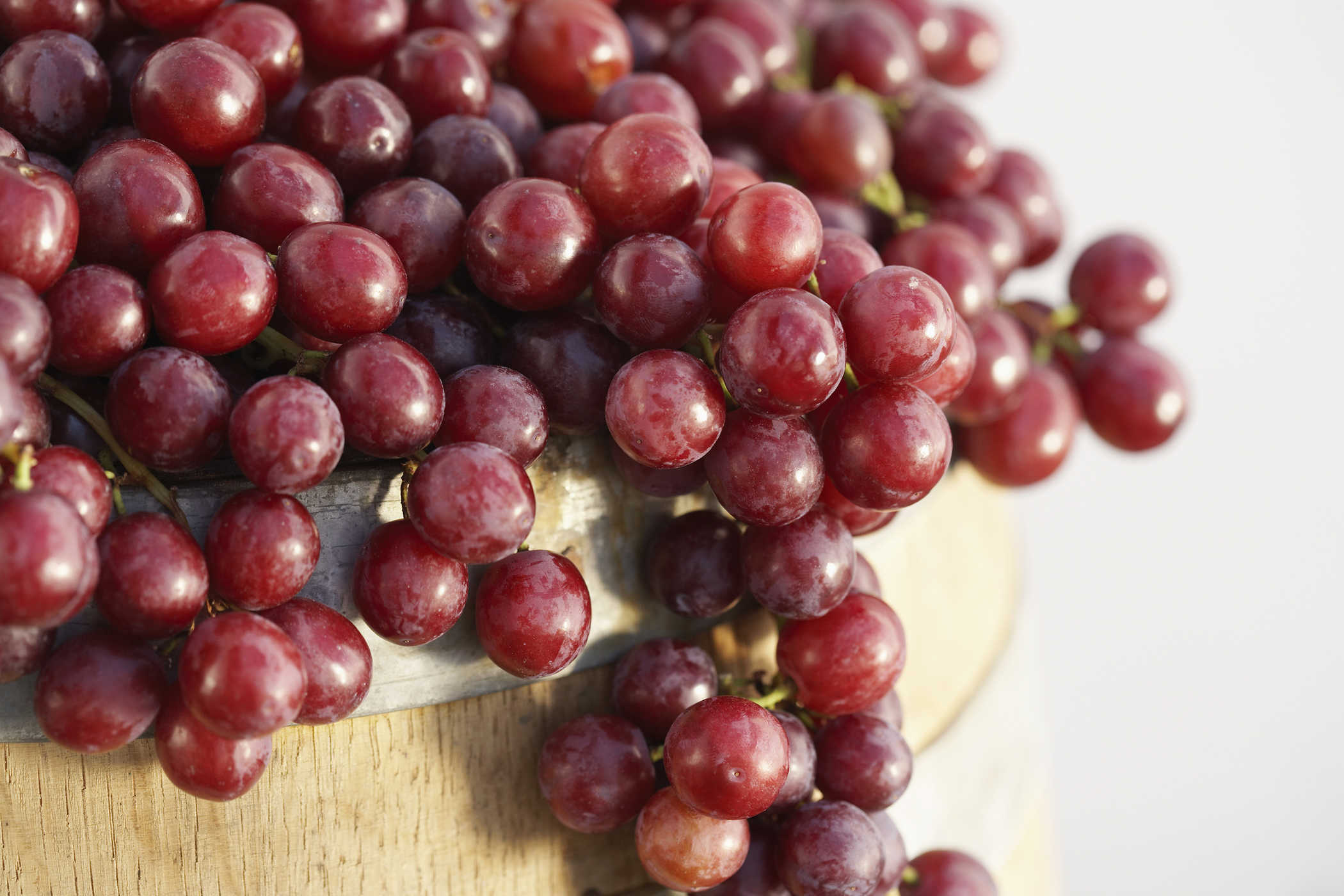 8 יתרונות של ענבים לבריאות, אחד מהם עוזר לרדת במשקל