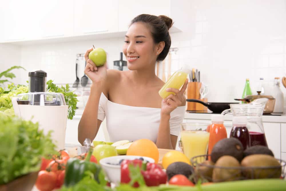 5 pași pentru a face fructe delicioase și sănătoase plus sucuri de legume