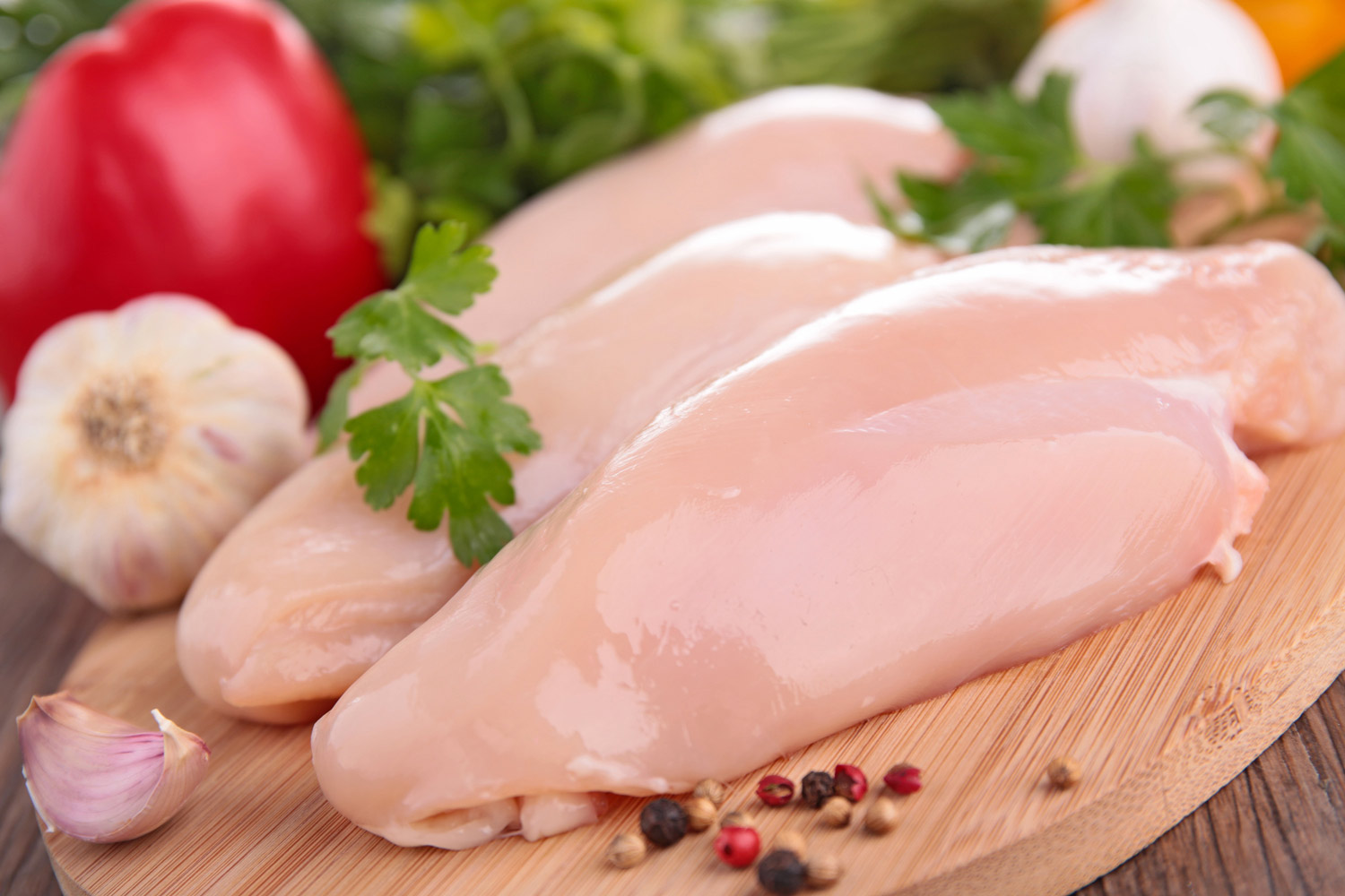 닭 가슴살과 허벅지 중 어느 것이 더 영양가가 높을까?