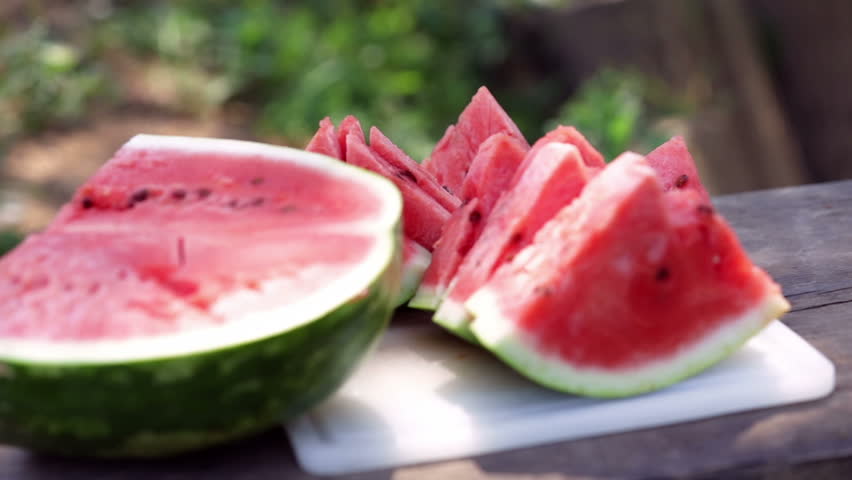 7 voordelen van watermeloen en zijn huid voor de gezondheid van het lichaam