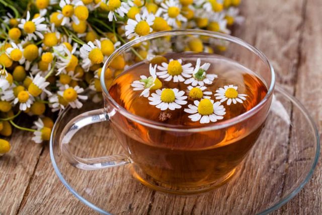 7 корисних властивостей ромашкового чаю для організму