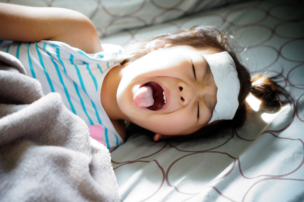 Лекарства от боли в горле у детей: от натуральных к лечебным