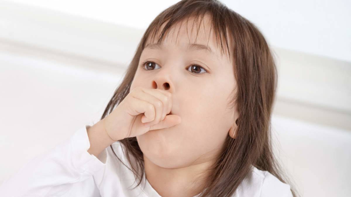 Dziecko ciągle kaszle, czy rodzice powinni się martwić?