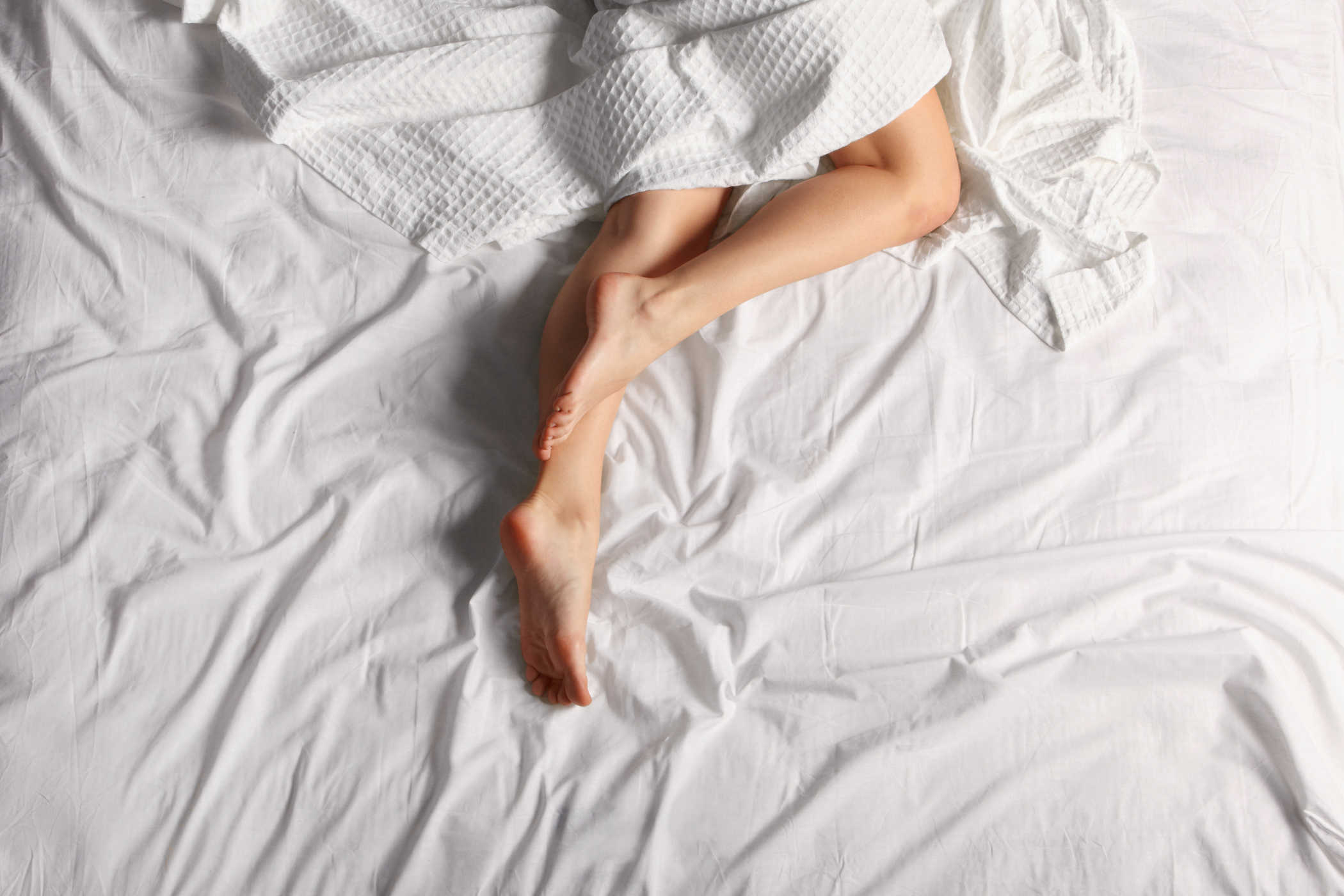 5 יתרונות של שינה ללא תחתונים לבריאות
